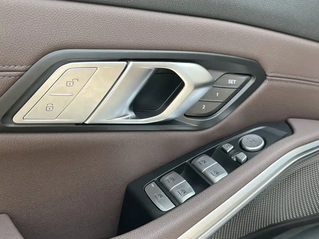 BMW 3 Series — миниатюра 13