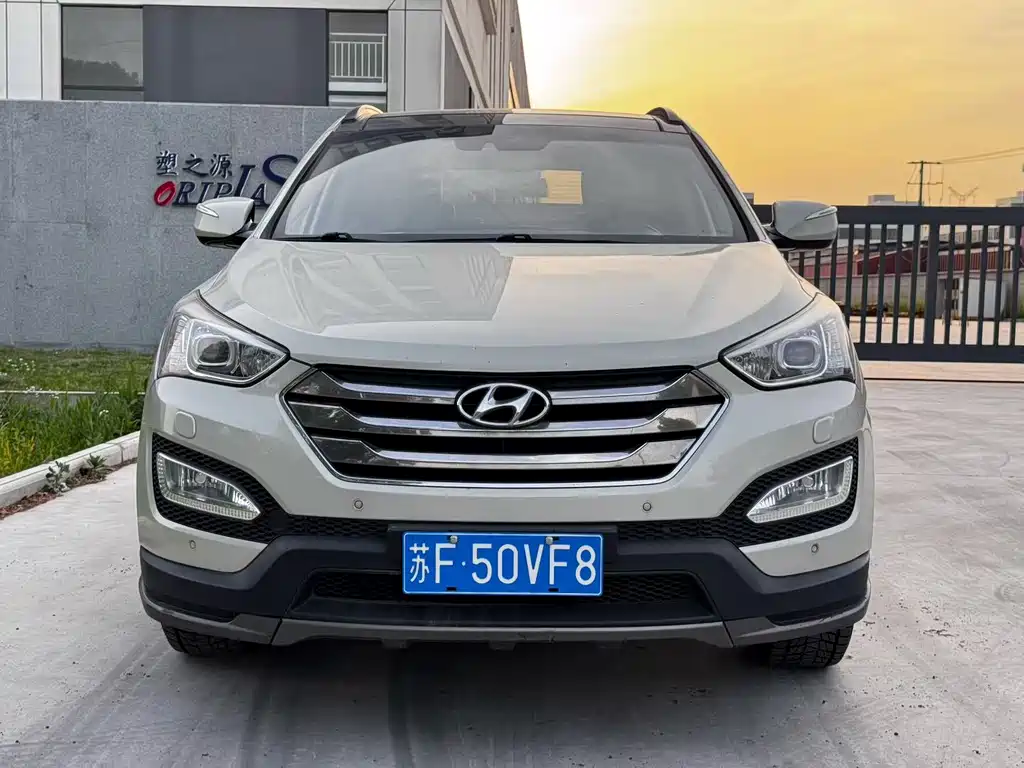 Hyundai Santa Fe 2013 3.0L Flagship 7 мест V