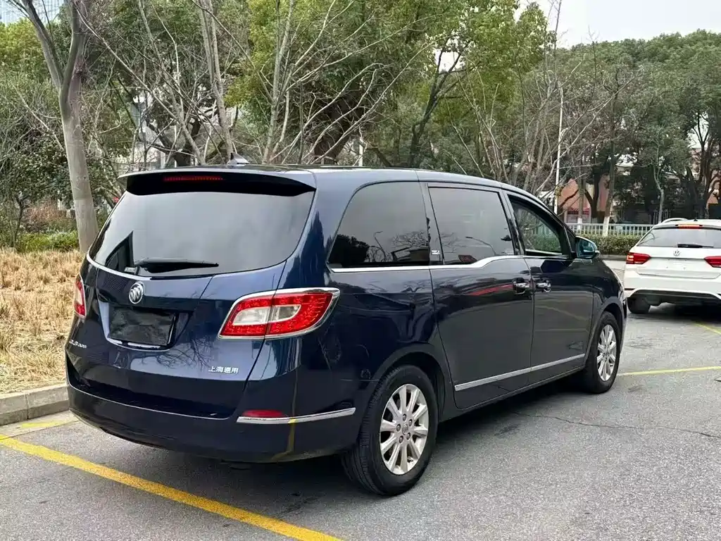 Buick GL8 — миниатюра 5