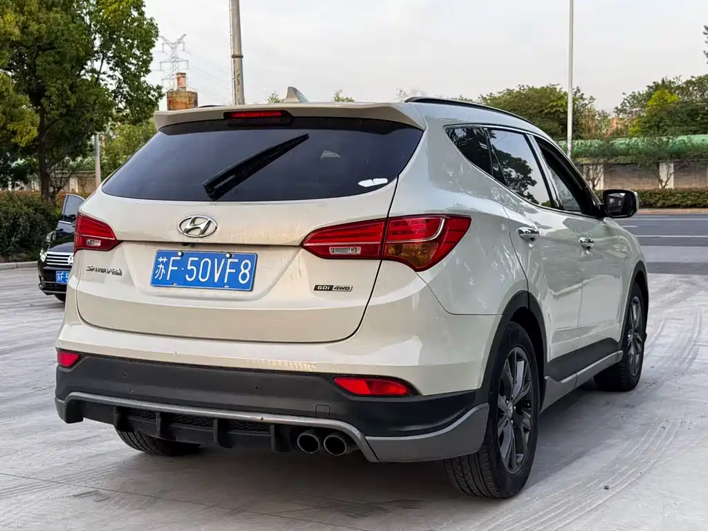 Hyundai Santa Fe 2013 3.0L Flagship 7 мест V
