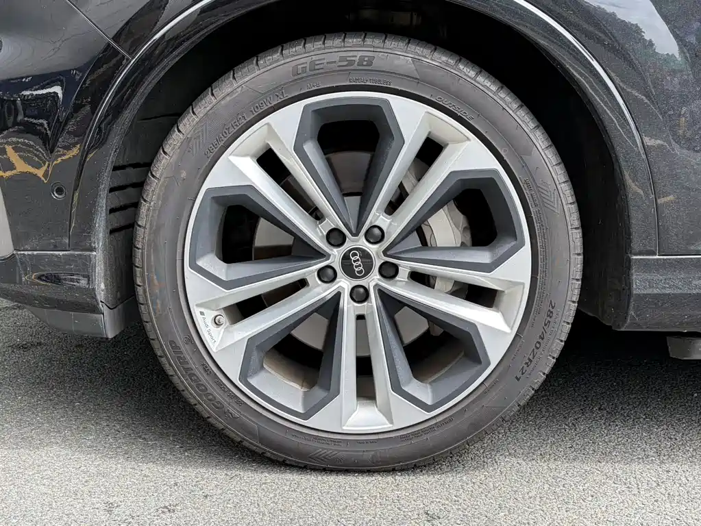 Audi Q7 — миниатюра 8