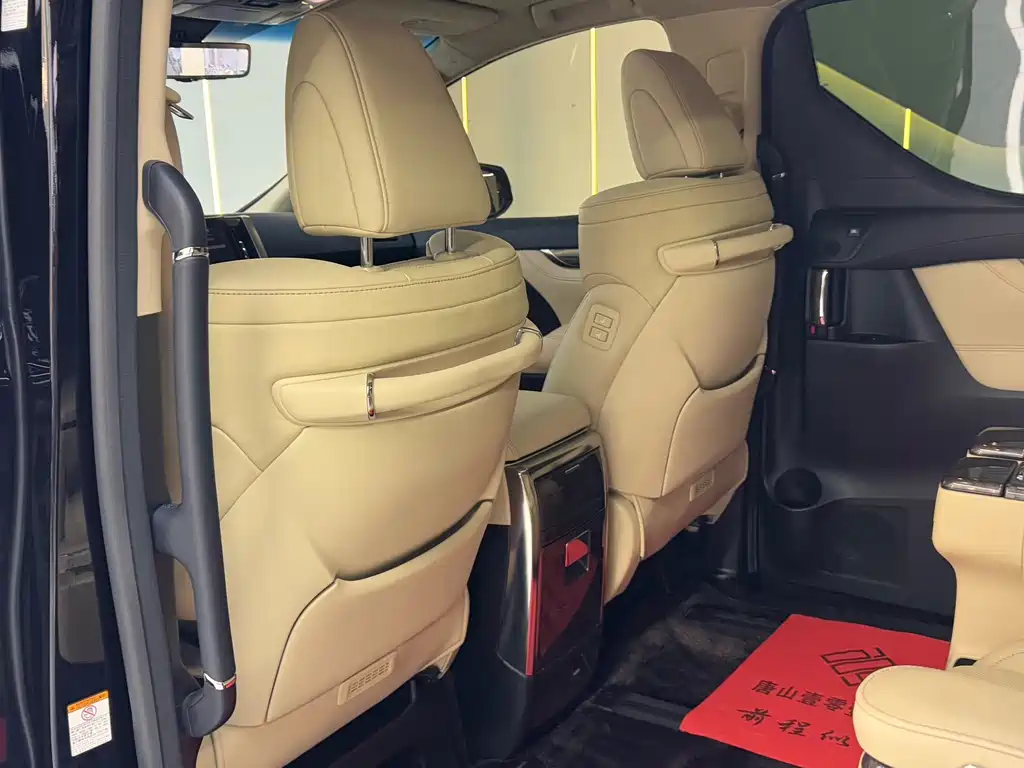 Toyota Vellfire — миниатюра 19