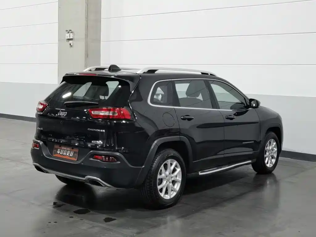 Jeep Cherokee — миниатюра 2