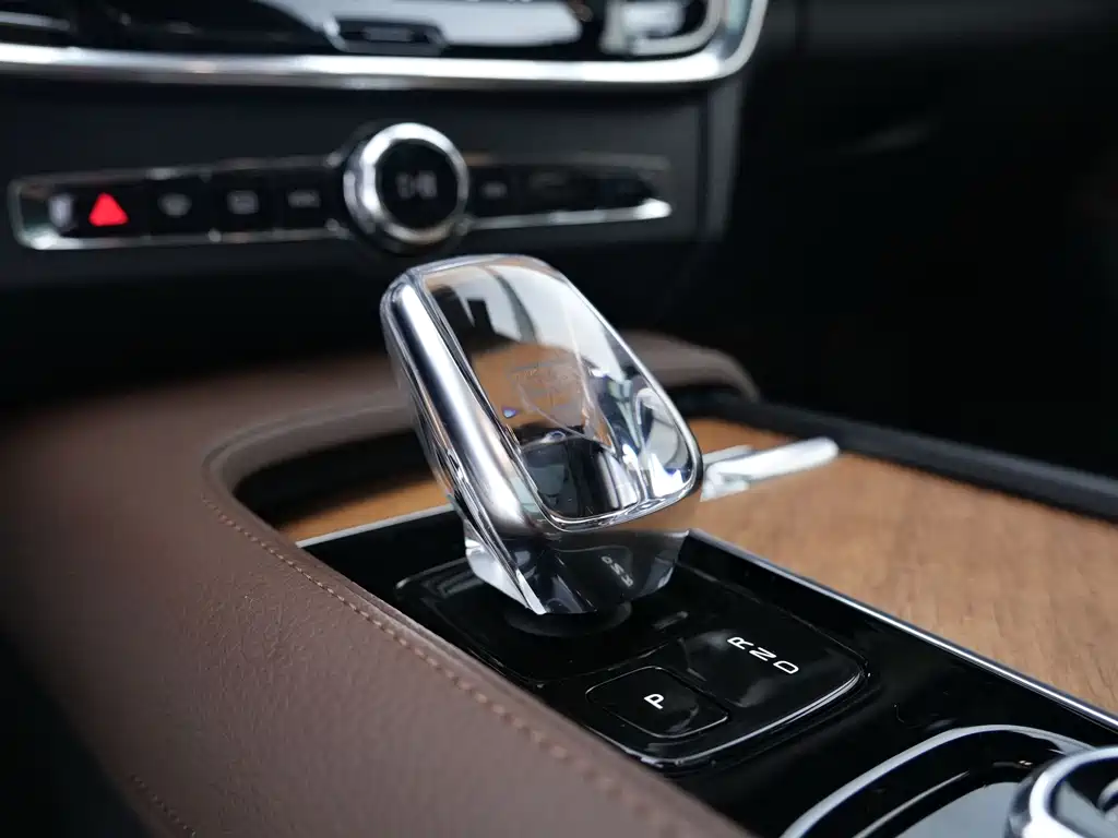 Volvo S90 — миниатюра 8