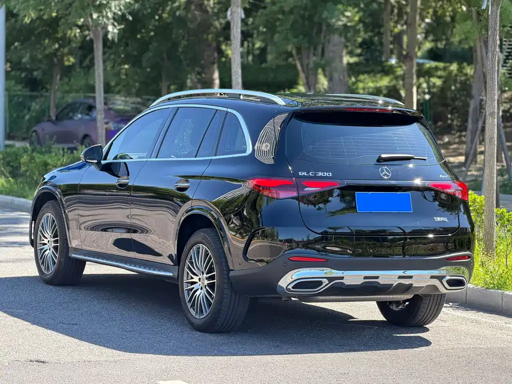 Mercedes-Benz GLC 2023 GLC 300 L 4MATIC 7 мест