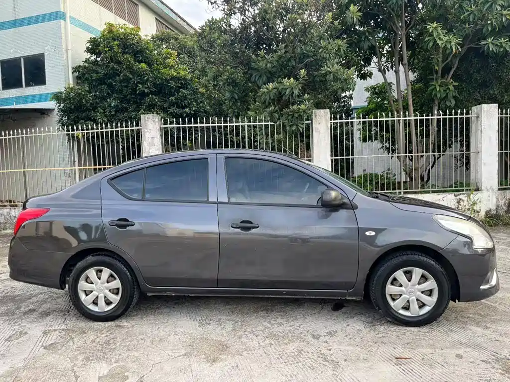 Nissan Sunny — миниатюра 8