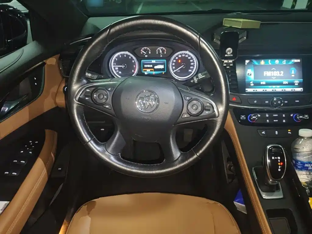 Buick LaCrosse — миниатюра 6