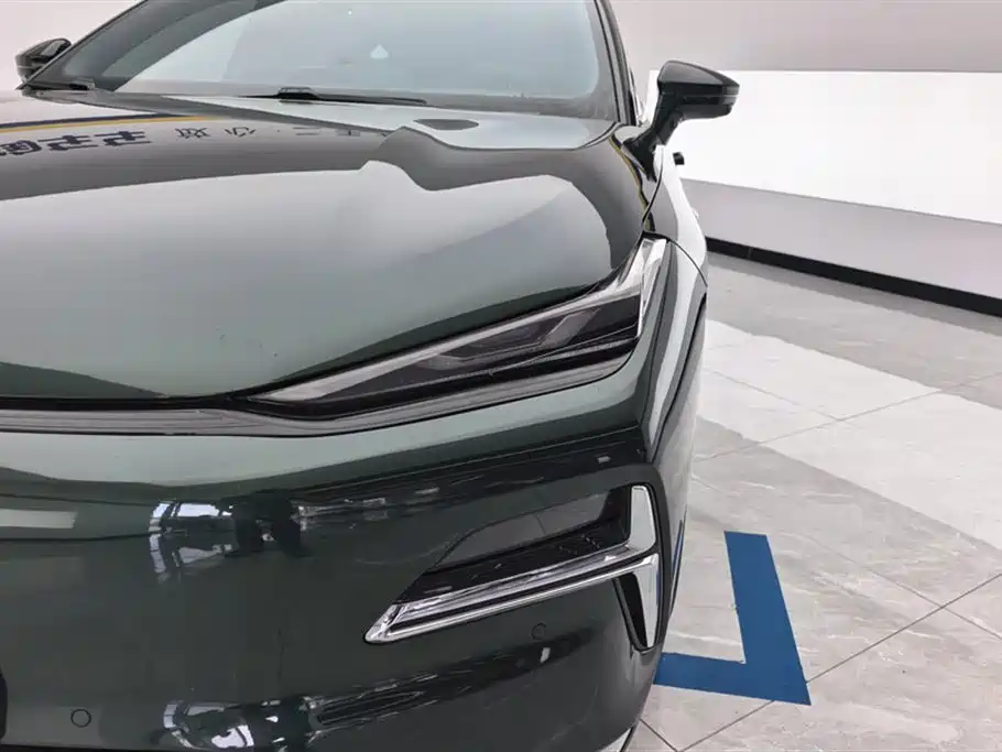 Geely Galaxy Galaxy 8 8 2025 130km EM-i Flagship