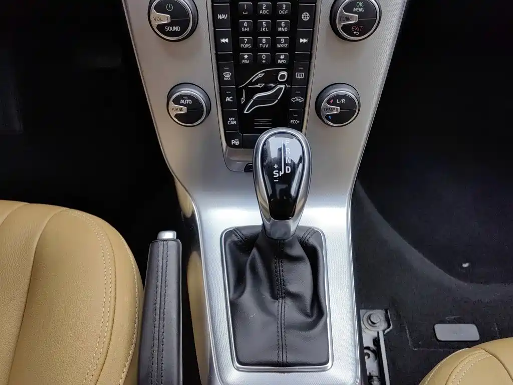 Volvo V40 — миниатюра 13