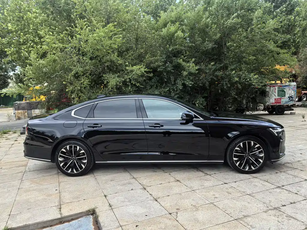 Volvo S90 2026 Luxury