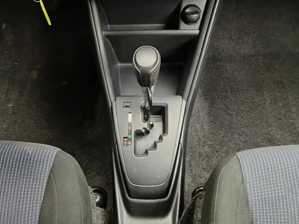 Toyota Yaris L — миниатюра 13