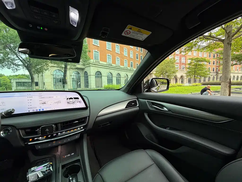 Cadillac CT5 — миниатюра 15