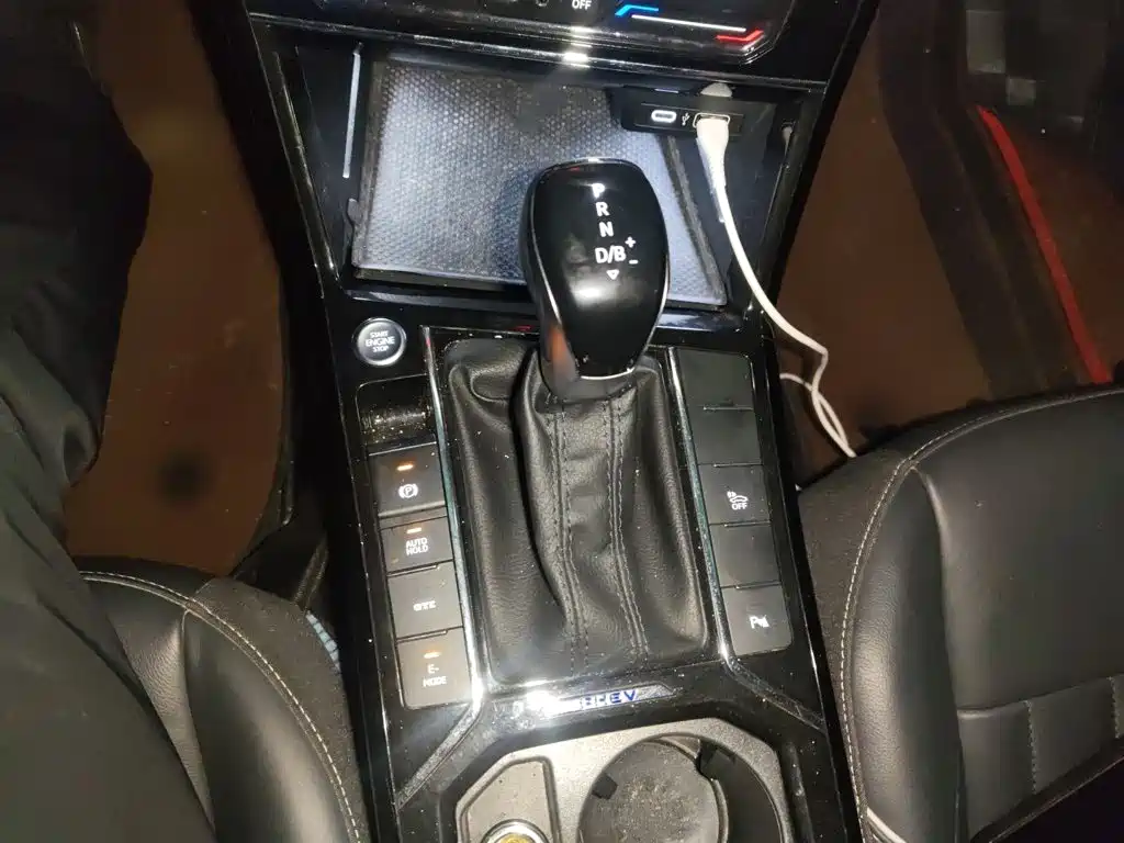 Volkswagen Passat PHEV — миниатюра 7