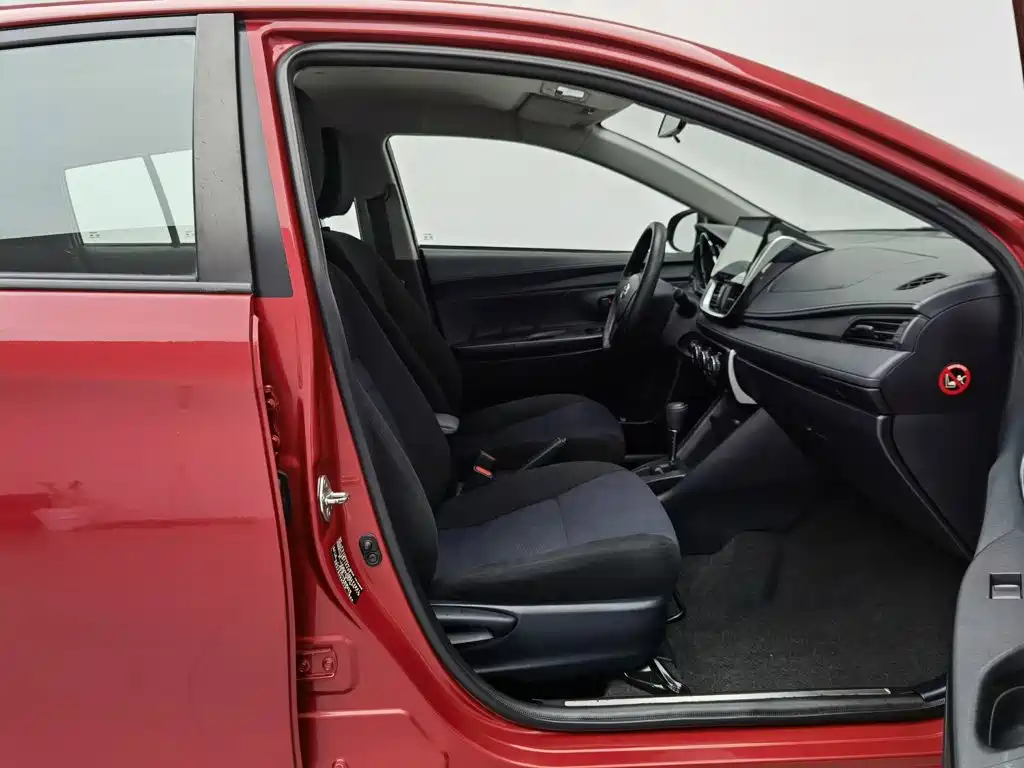 Toyota Yaris L — миниатюра 23