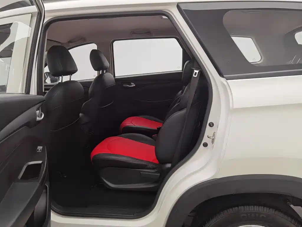 Wuling Hongguang S3 — миниатюра 15