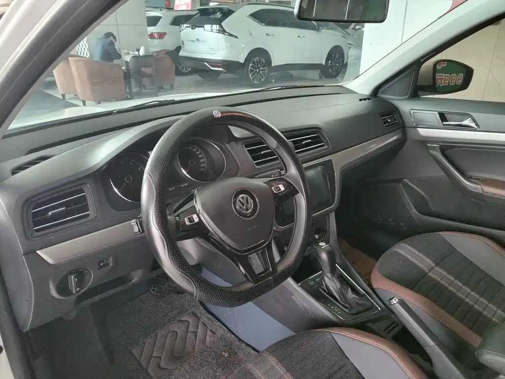 Volkswagen Lavida — миниатюра 8