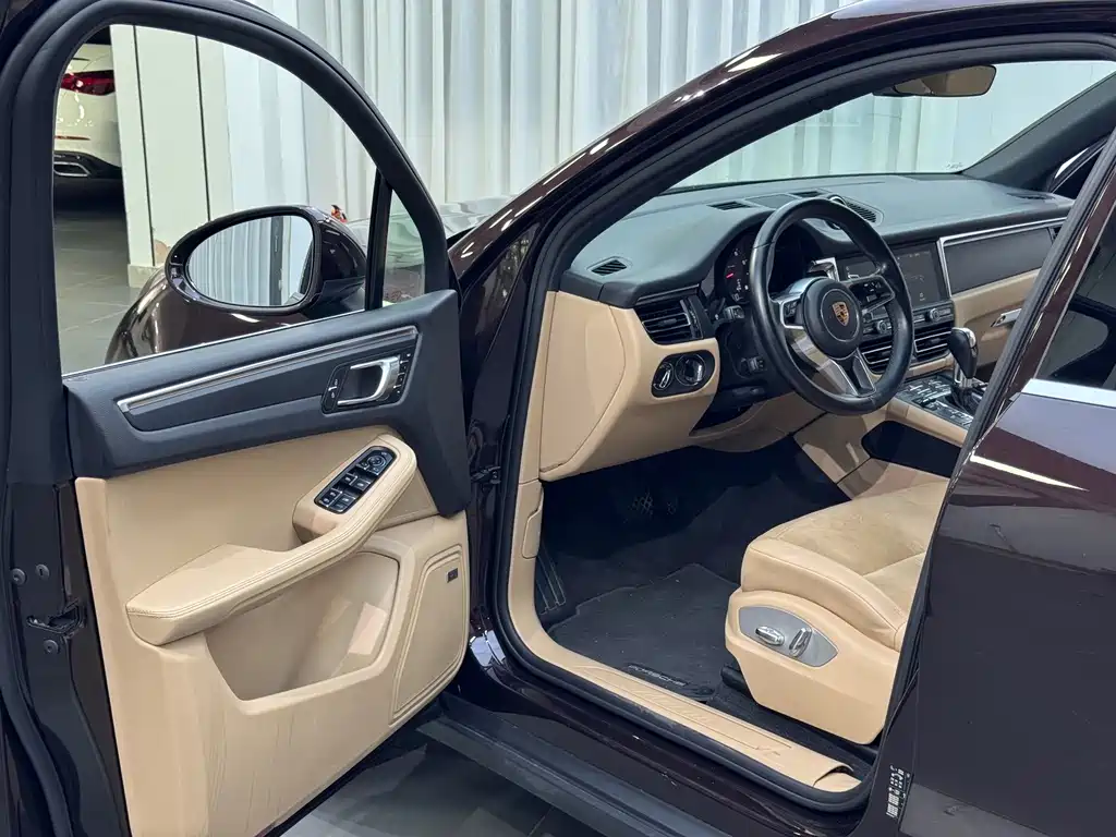 Porsche Macan — миниатюра 5