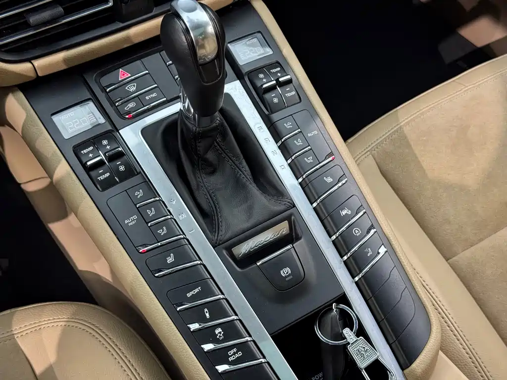 Porsche Macan — миниатюра 15