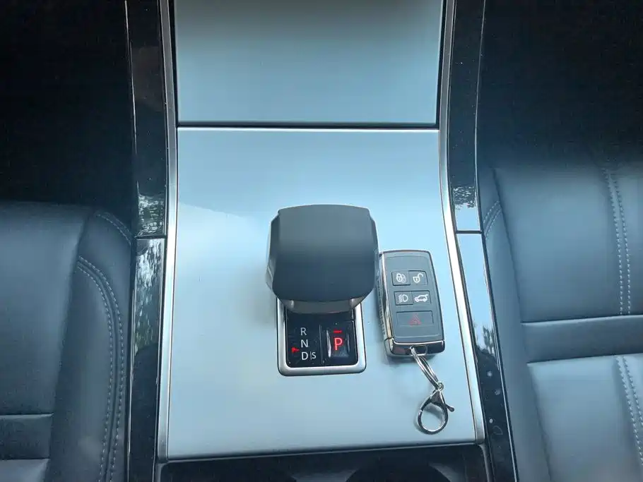 Land Rover Velar — миниатюра 16