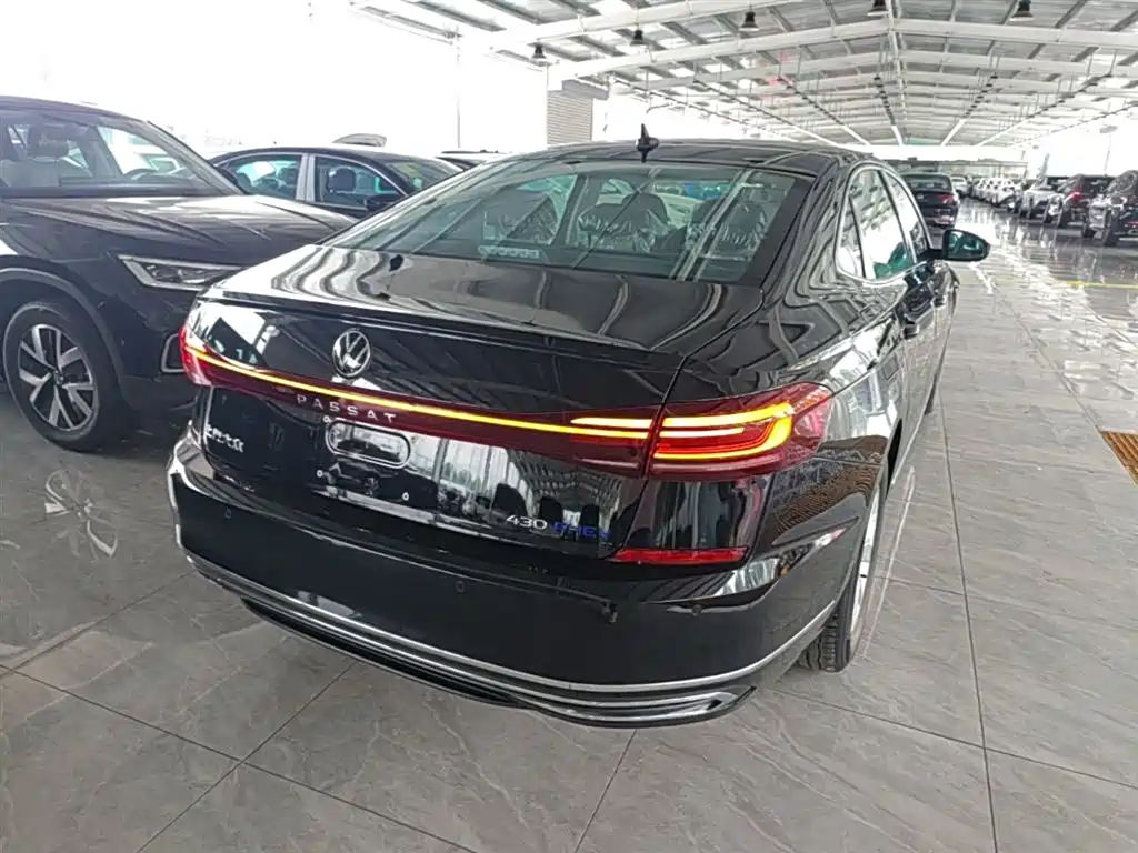 Volkswagen Passat 2025 430PHEV