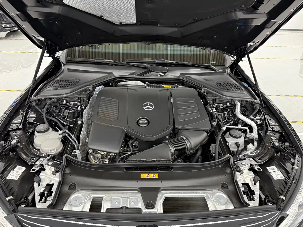 Mercedes-Benz E-Class — миниатюра 4