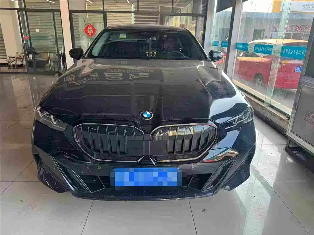BMW 5 Series — миниатюра 2