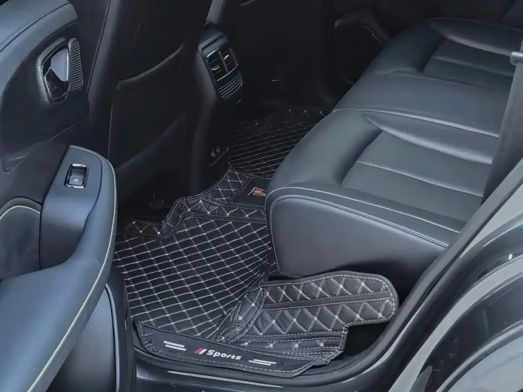Roewe RX5 New Energy — миниатюра 8