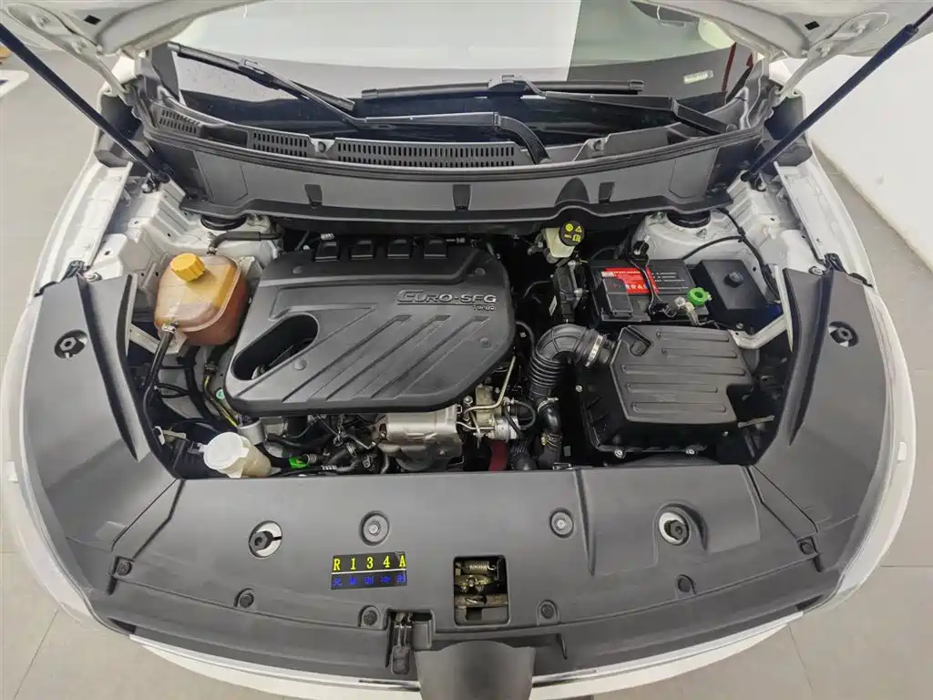 Dongfeng 580 2016 1.5T CVT Luxury
