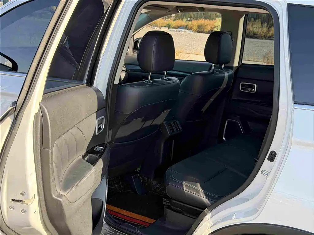 Mitsubishi Outlander — миниатюра 8