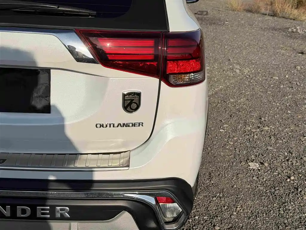 Mitsubishi Outlander — миниатюра 16
