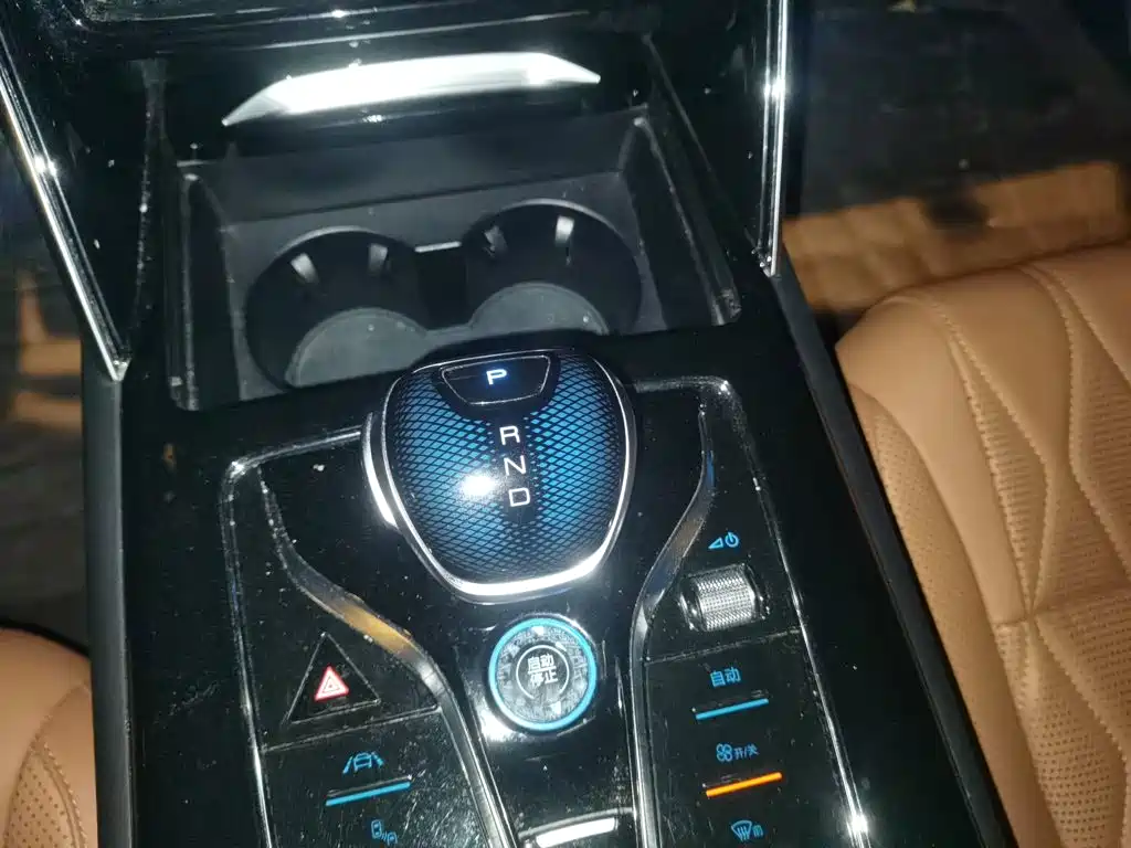 BYD Tang New Energy — миниатюра 15