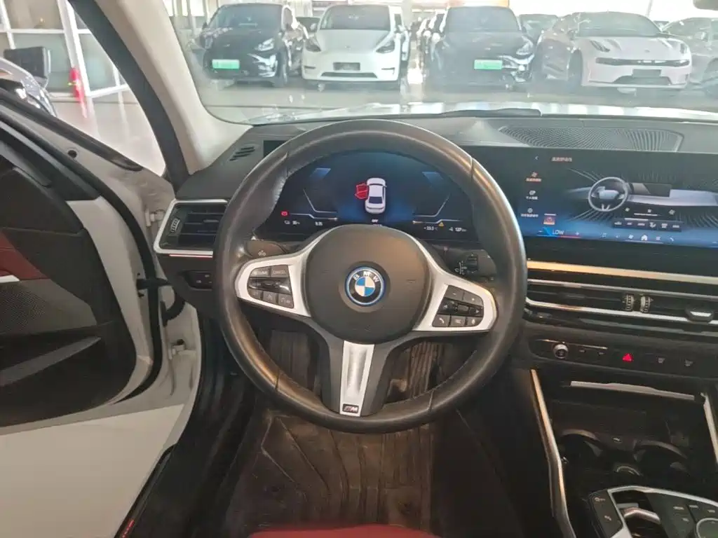 BMW i3 — миниатюра 11