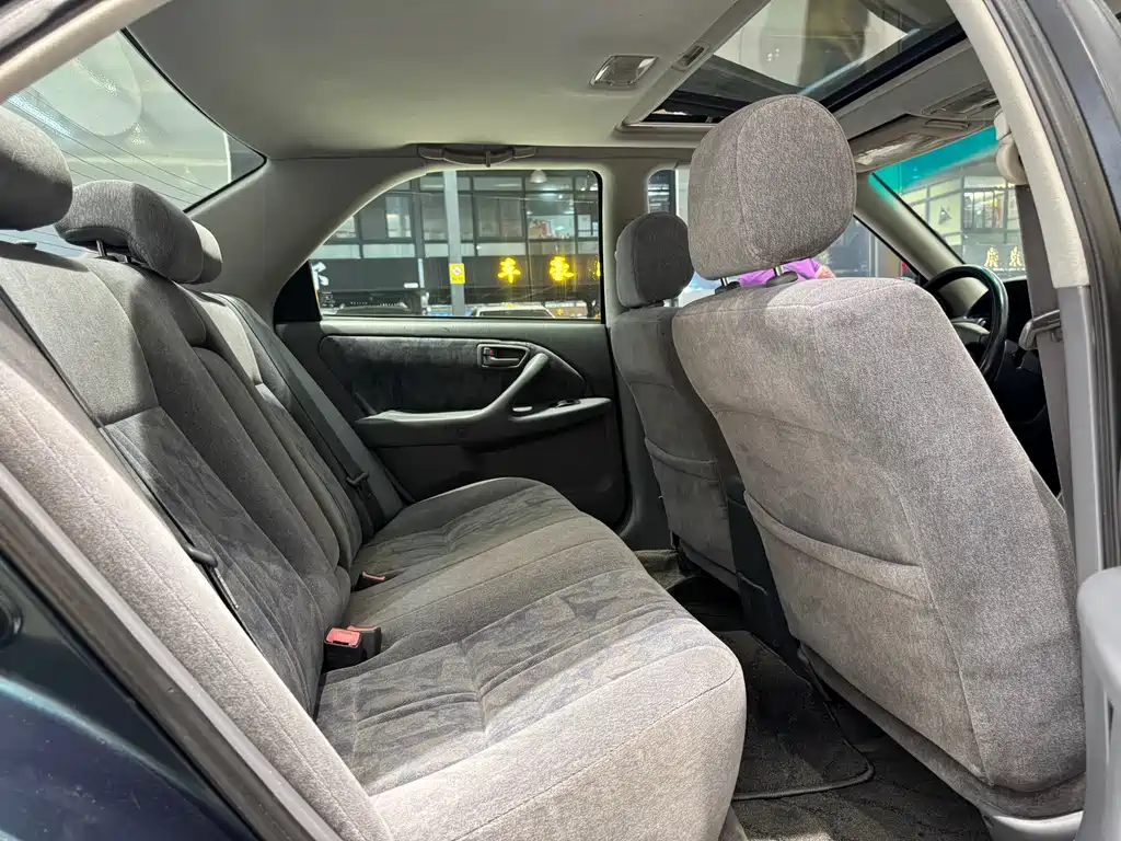 Toyota Camry — миниатюра 17