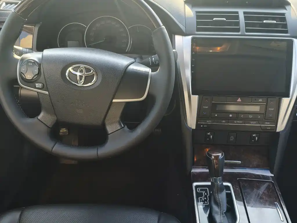Toyota Camry — миниатюра 7