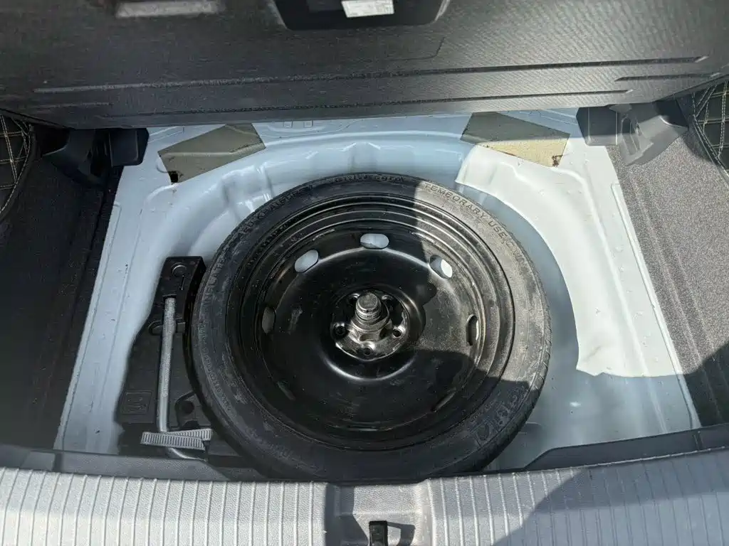 Volkswagen T-Roc — миниатюра 10