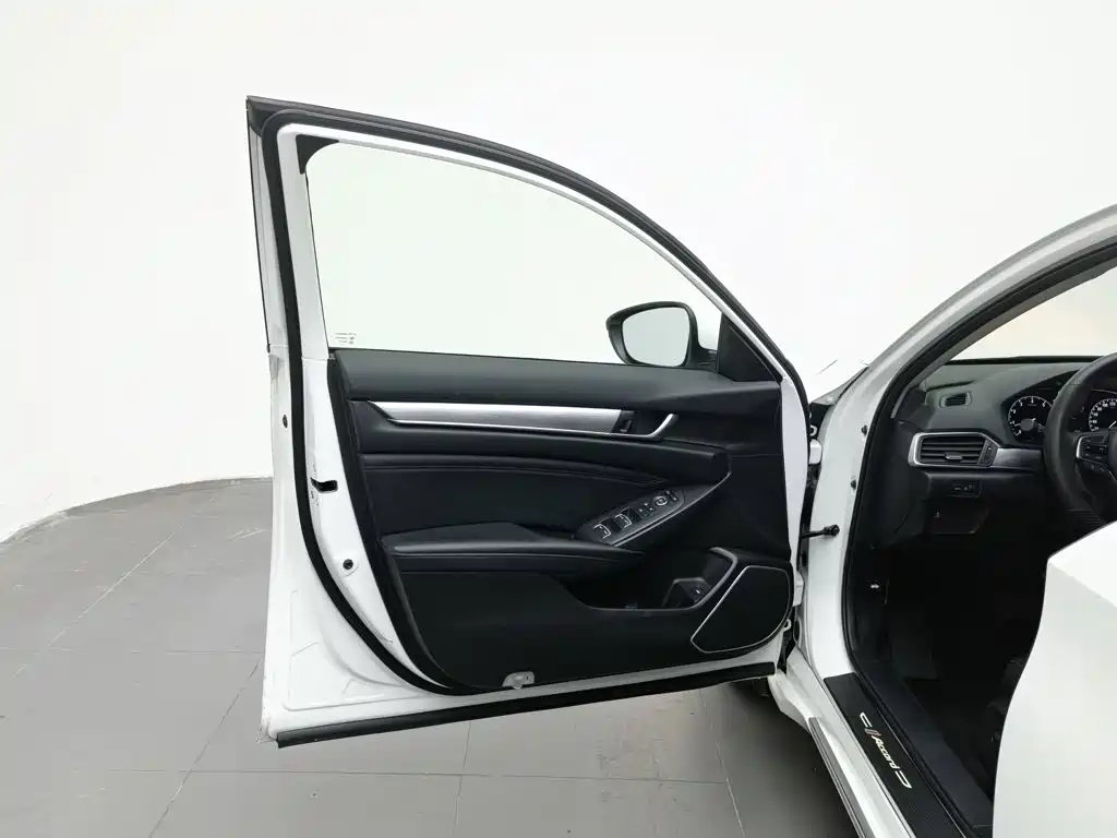 Honda Accord — миниатюра 8