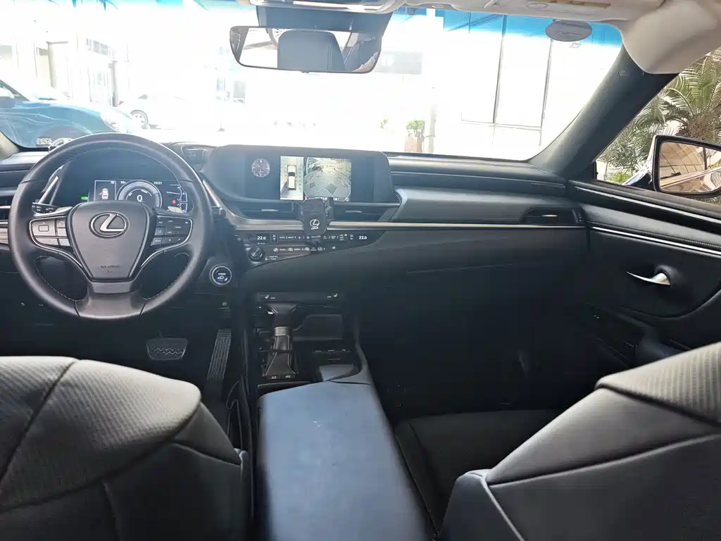 Lexus ES — миниатюра 9