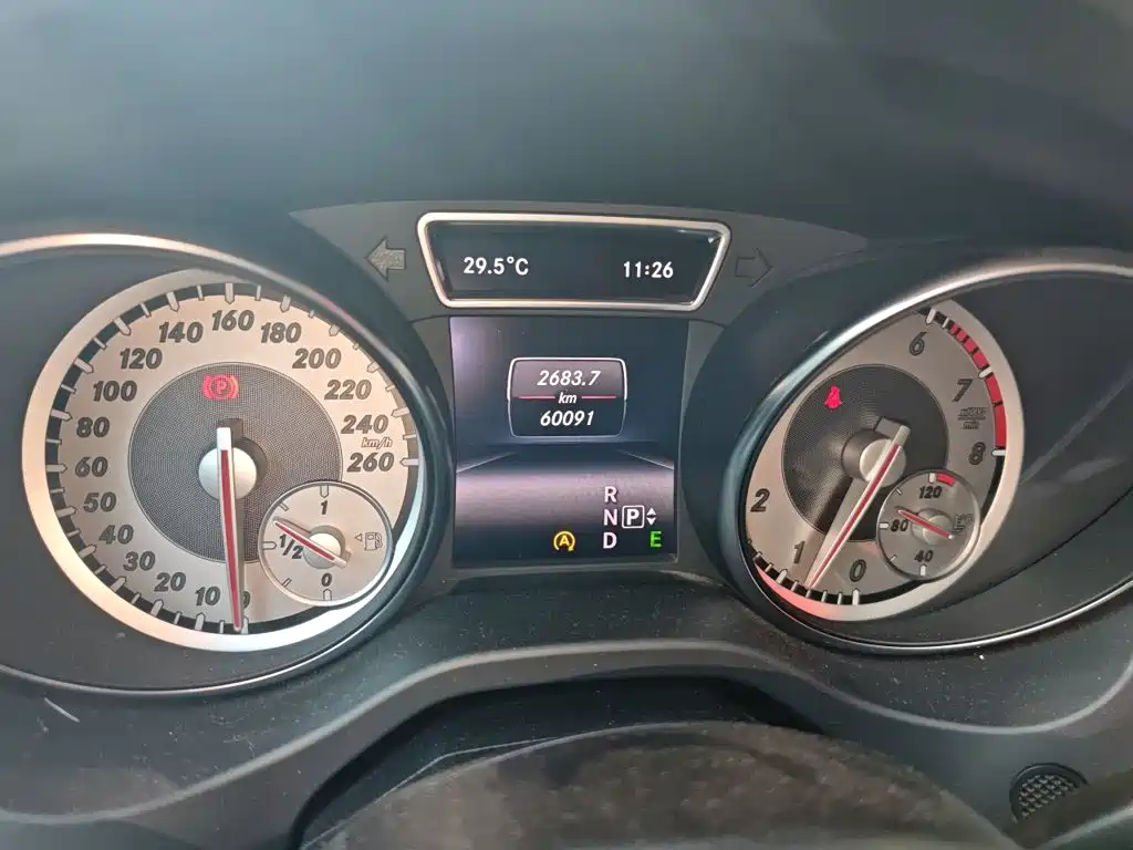 Mercedes-Benz GLA — миниатюра 8