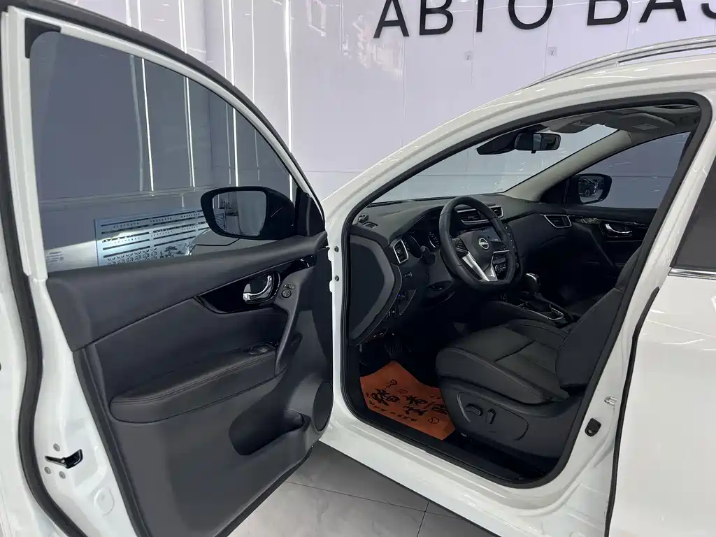 Nissan Qashqai — миниатюра 7