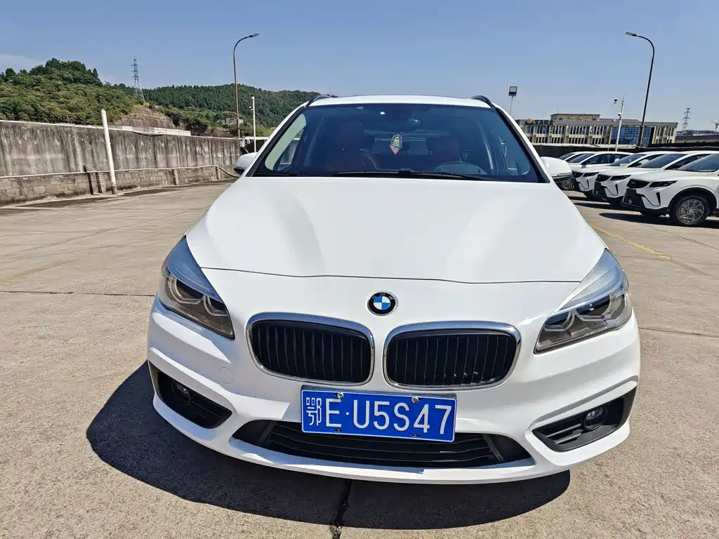 BMW 2 Series Active Tourer — миниатюра 2