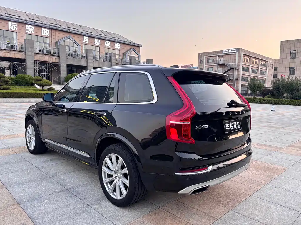 Volvo XC90 — миниатюра 6
