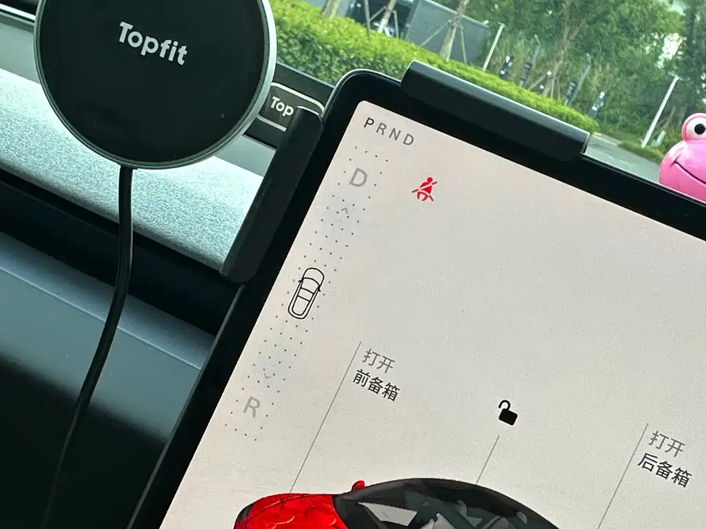 Tesla Model 3 — миниатюра 16