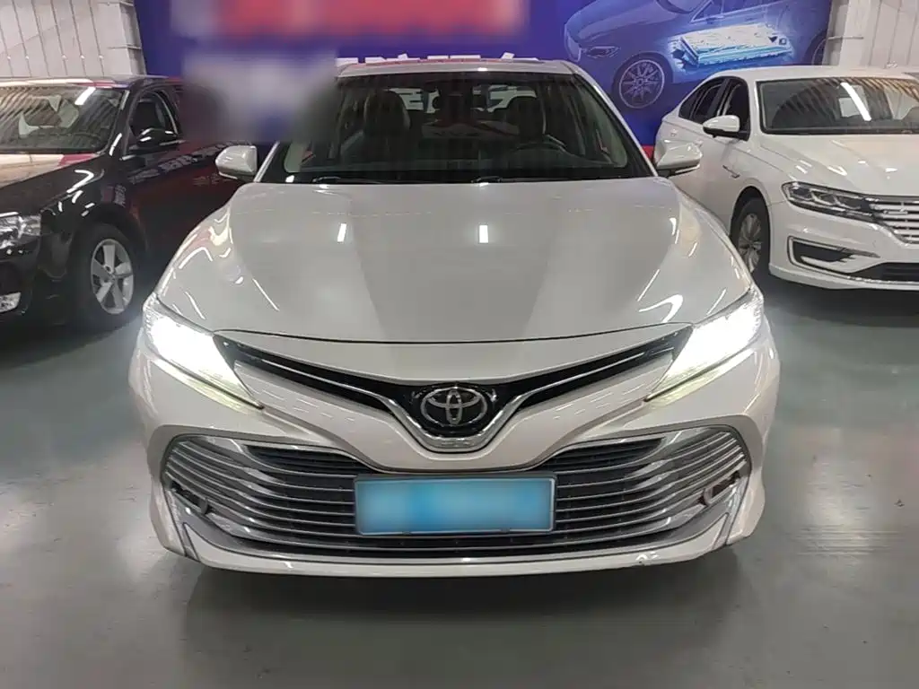 Toyota Camry — миниатюра 3