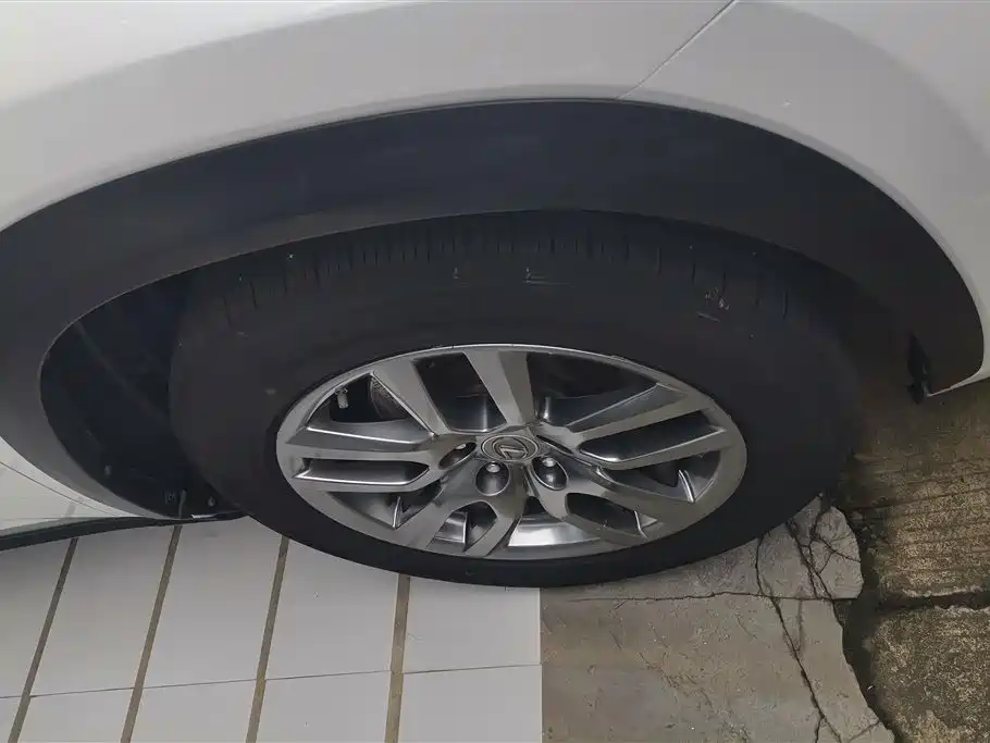 Lexus NX 2015 200t