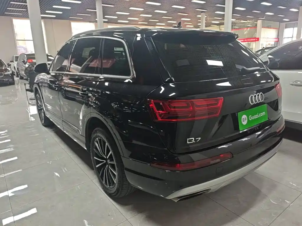 Audi Q7 — миниатюра 5