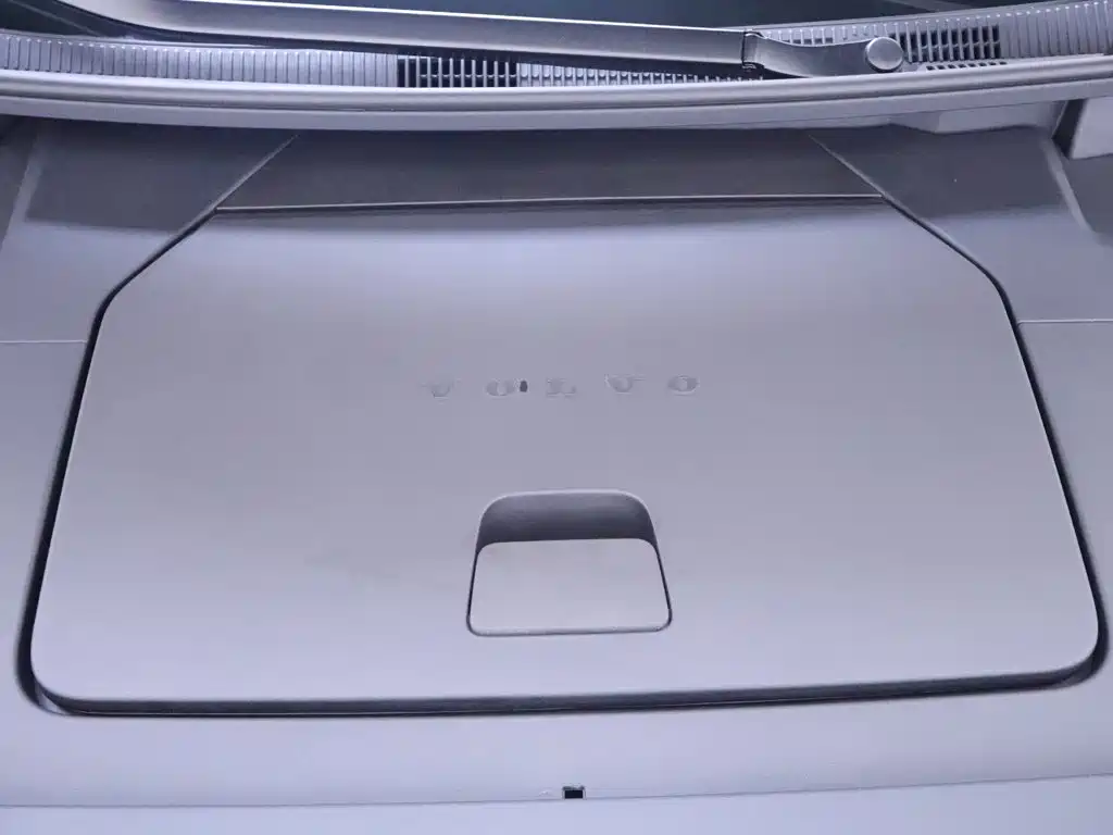Volvo EM90 — миниатюра 29