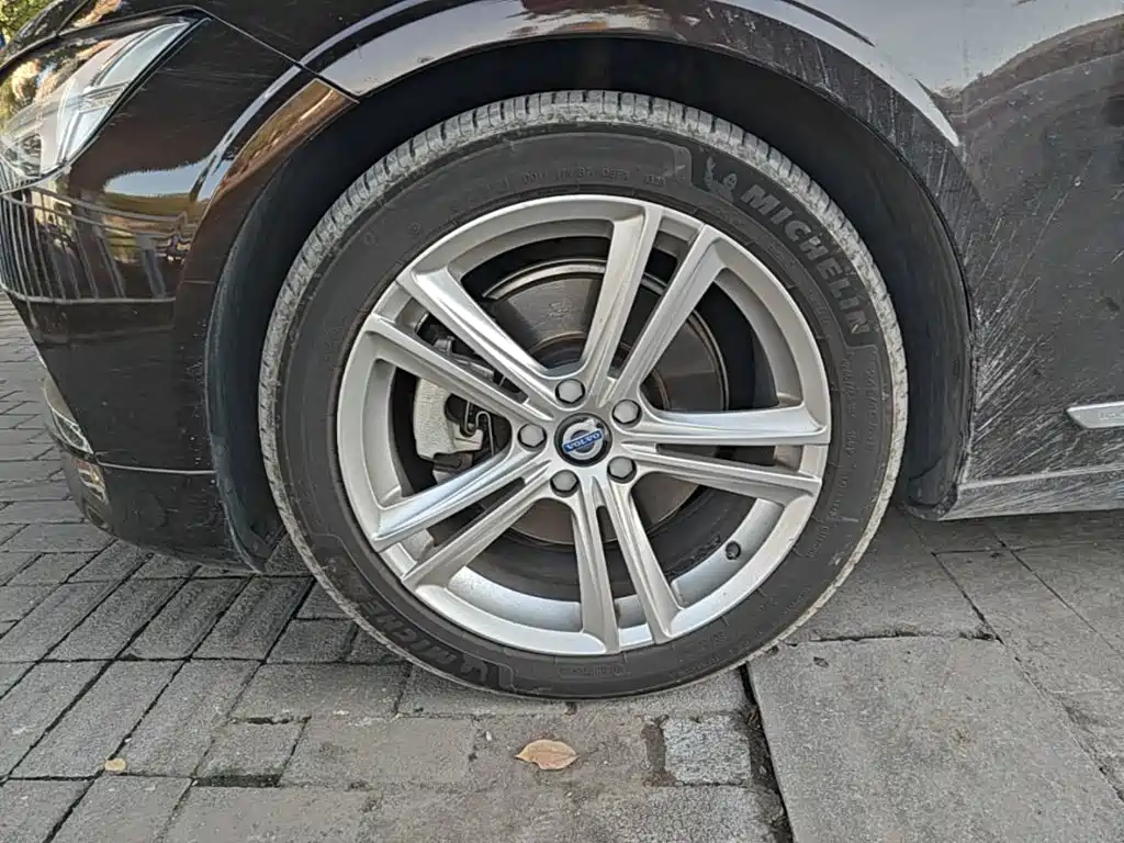 Volvo S90 — миниатюра 23