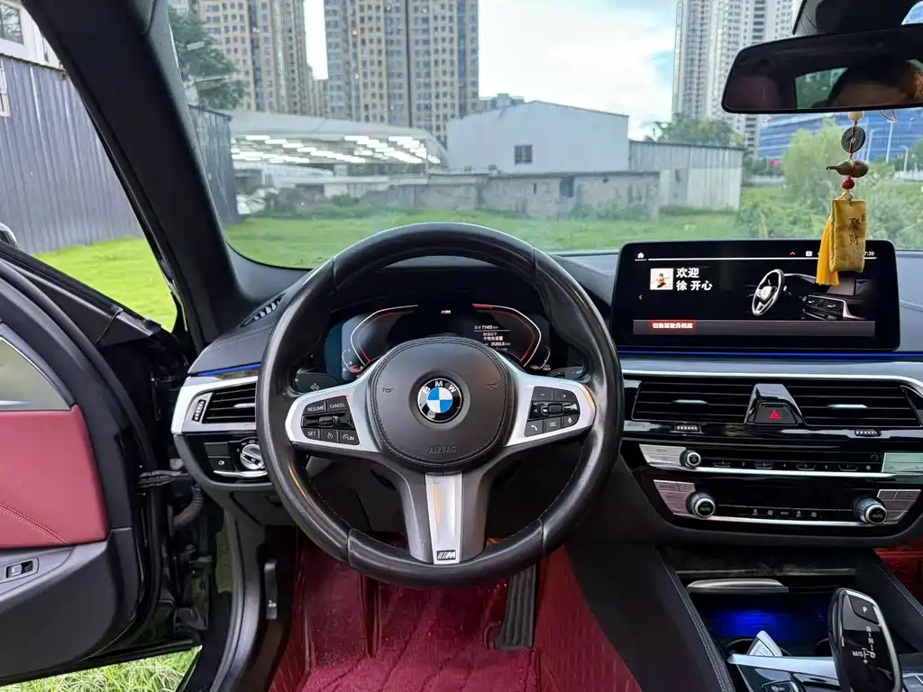 BMW 5 Series — миниатюра 7