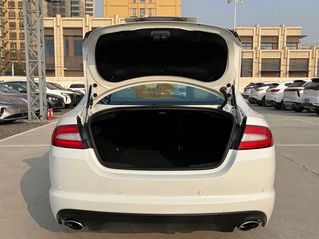 Jaguar XF — миниатюра 18