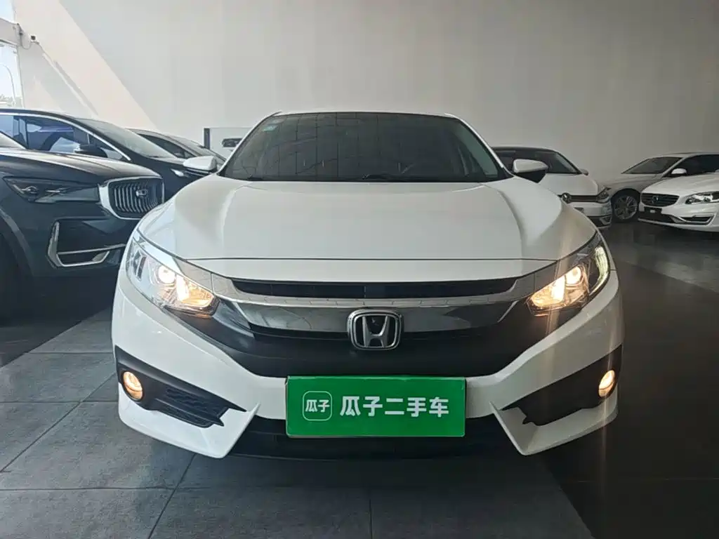 Honda Civic 2016 220TURBO CVT Luxury